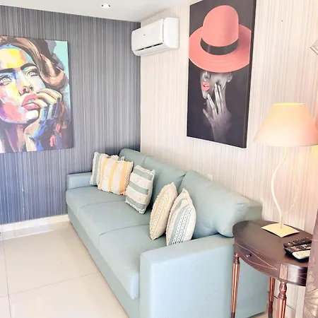 Cozy Designer With Pool Appartement *
