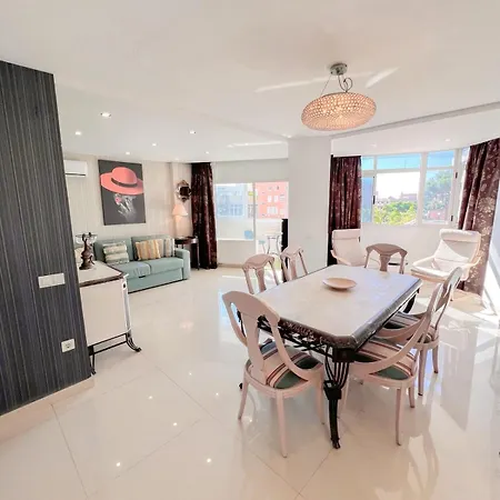 Cozy Designer With Pool Appartement Torremolinos